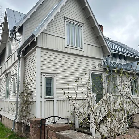 Aamiaismajoitus Tornvillan 3*